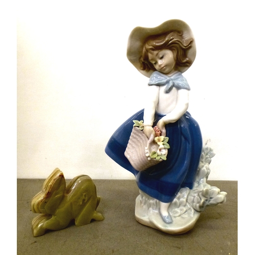 155 - A mixed lot: to include decorative commemorative Wedgwood china plates  7