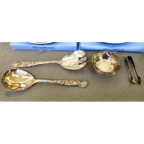 155 - A mixed lot: to include decorative commemorative Wedgwood china plates  7