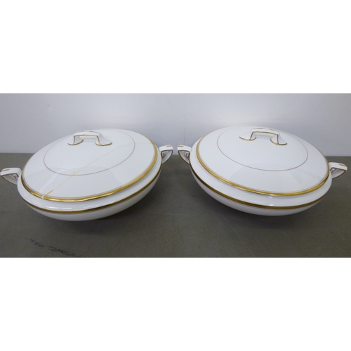 167 - China tea/dinnerware: to include examples by Royal Worcester&nbsp;