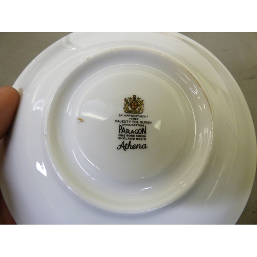 167 - China tea/dinnerware: to include examples by Royal Worcester&nbsp;