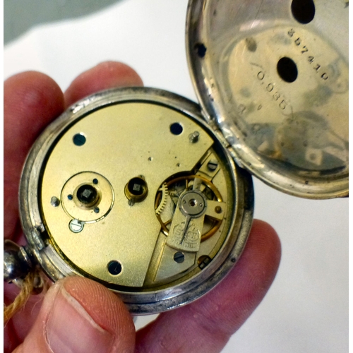 168 - Victorian and later pocket watches: to include an example in a silver case, faced by a Roman dial wi... 
