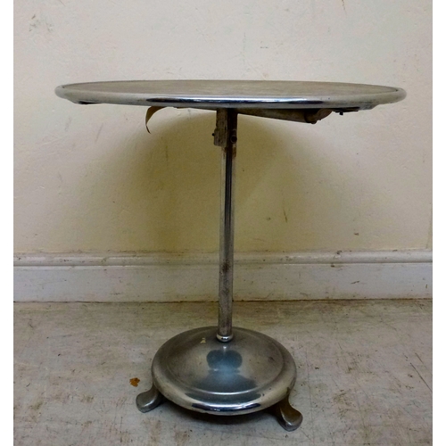 64 - A 1950s steel framed pedestal table  20