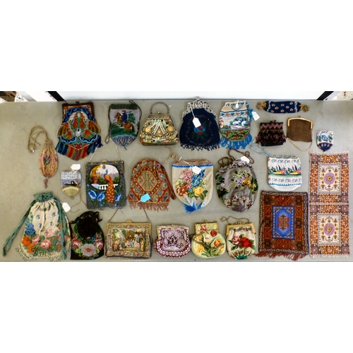 75 - Bead bags and purses&nbsp; various designs and sizes&nbsp;