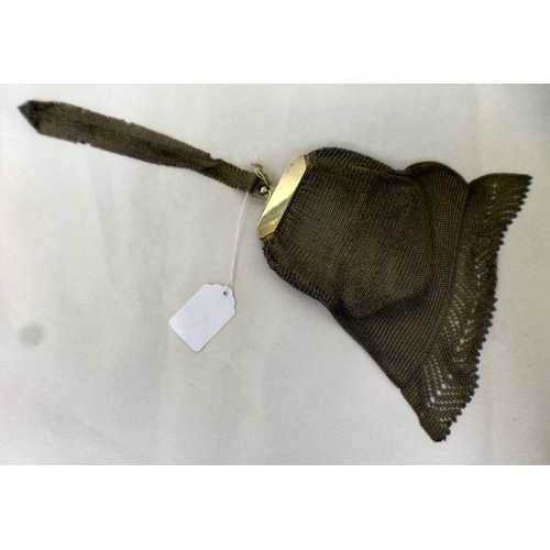 77 - A George V silver mounted chainmail purse&nbsp; London 1926&nbsp; (approx. 183grms)&nbsp;