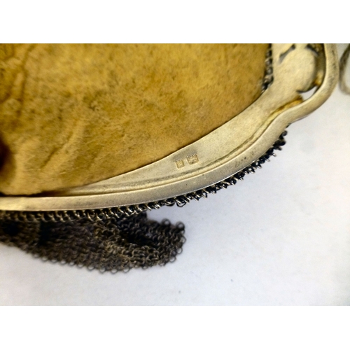 77 - A George V silver mounted chainmail purse&nbsp; London 1926&nbsp; (approx. 183grms)&nbsp;