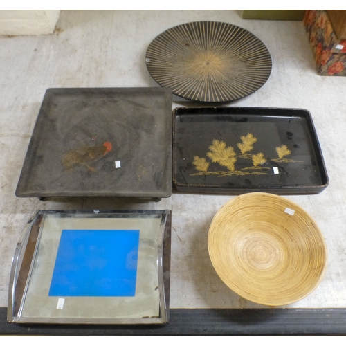 323 - Interior design accessories: to include luggage; desktop and serving items, featuring Japanese influ... 