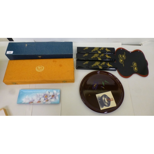 330 - Japanese lacquered tableware and accessories: to include chopsticks