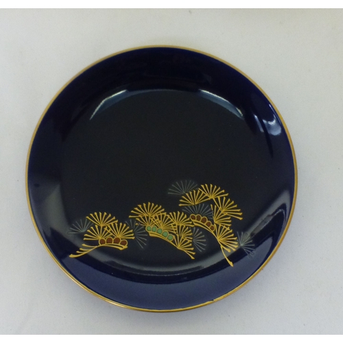 330 - Japanese lacquered tableware and accessories: to include chopsticks