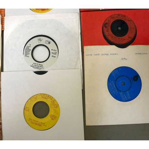 Records and 45rpms, mostly rock n' pop: to include examples by Queen ...