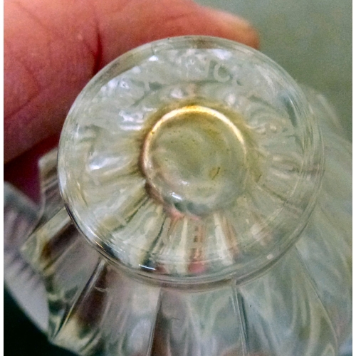 250 - Lalique glass ornaments, viz. a pin dish, surmounted by a pair of kissing doves  2