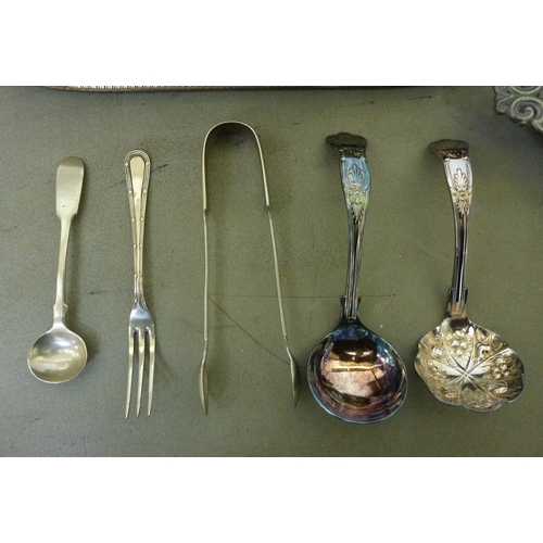 256 - Decorative and functional metalware: to include a spot-hammered pewter bowl&nbsp; 4