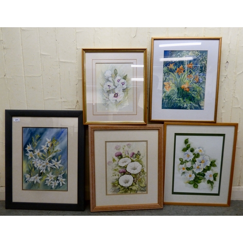 277 - Watercolour floral studies: to include Lizzie Thompson - 'Roses'&nbsp; bears a pencil signature&nbsp... 