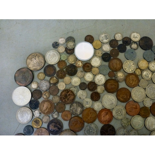 286 - Uncollated coins and banknotes: to include George V florins