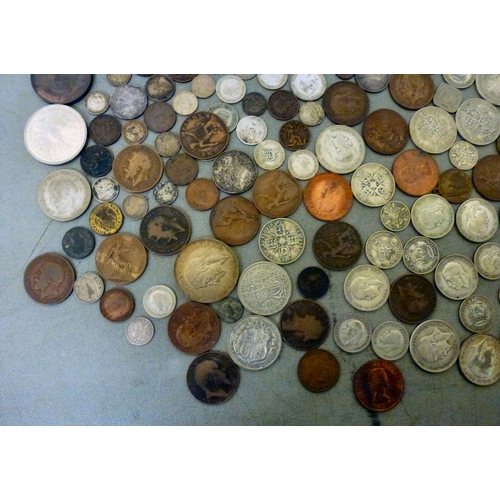 286 - Uncollated coins and banknotes: to include George V florins