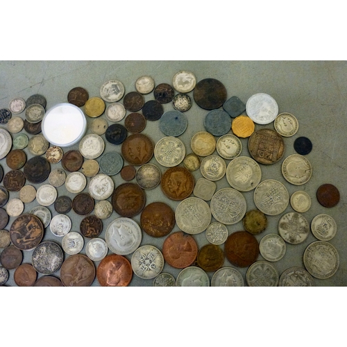 286 - Uncollated coins and banknotes: to include George V florins