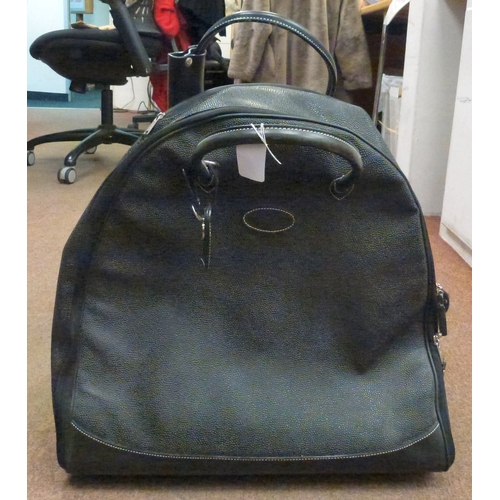 290 - A Mulberry style black hide, wheeled weekend bag&nbsp; 19