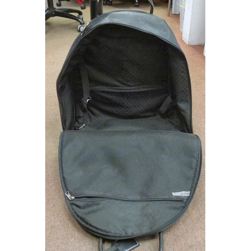 290 - A Mulberry style black hide, wheeled weekend bag&nbsp; 19