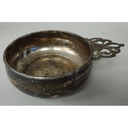 17 - Silver collectables: to include a bleeding bowl&nbsp; stamped Sterling&nbsp; 4