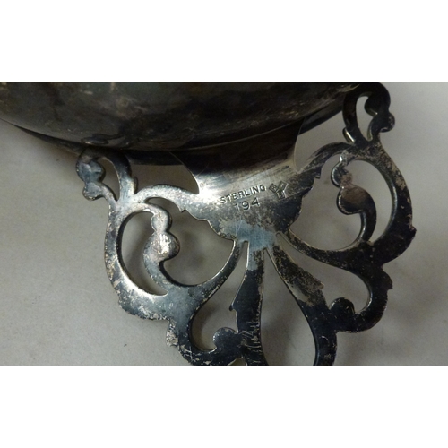 17 - Silver collectables: to include a bleeding bowl&nbsp; stamped Sterling&nbsp; 4