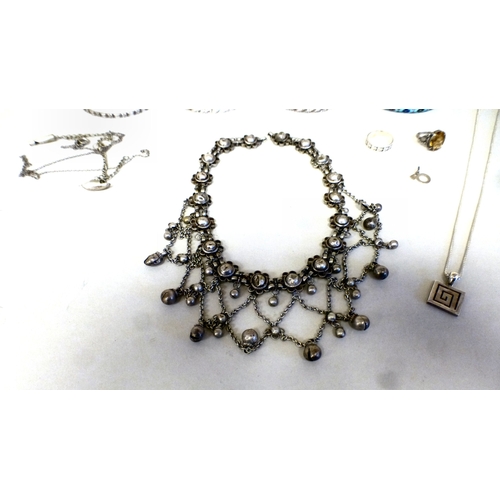 23 - Silver and white metal jewellery: to include bangles