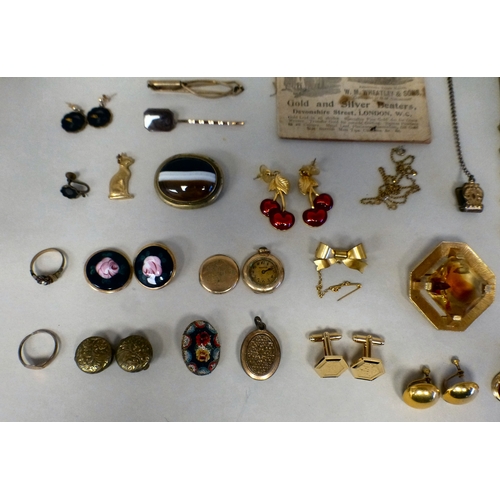 27 - Rolled gold and gilt metal items of personal ornament: to include two cameo brooches