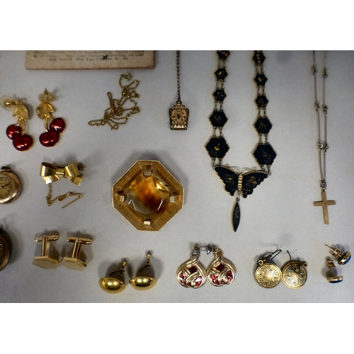 27 - Rolled gold and gilt metal items of personal ornament: to include two cameo brooches