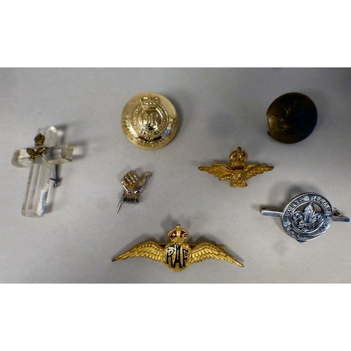 29 - Military and similar items of personal ornament and small collectables: to include two RAF pins(Plea... 