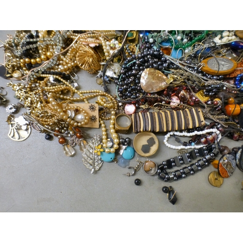 33 - Costume jewellery: to include bracelets; and necklaces