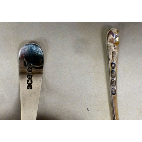48 - Silver collectables: to include a caddy spoon&nbsp; Sheffield 1918&nbsp; (approx. combined gross wei... 