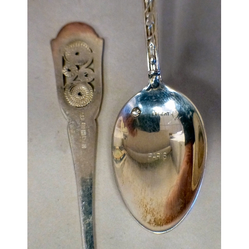 50 - 830 grade silver collectables: to include a pair of filigree spoons&nbsp; (approx. combined gross we... 