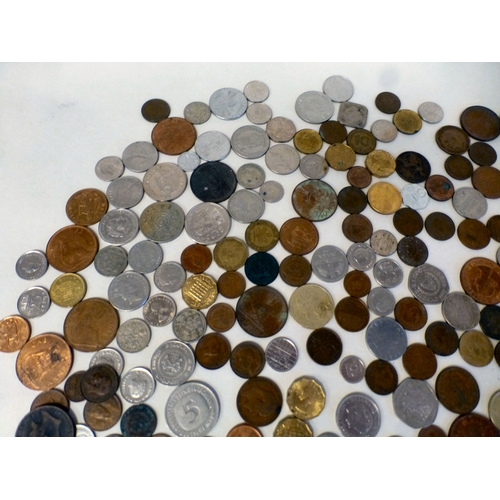 51 - Uncollated British, American and other coinage: to include a proof example for Winston Churchill