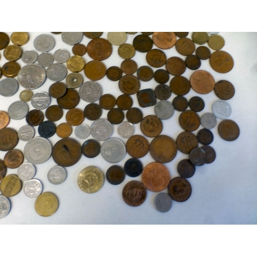 51 - Uncollated British, American and other coinage: to include a proof example for Winston Churchill