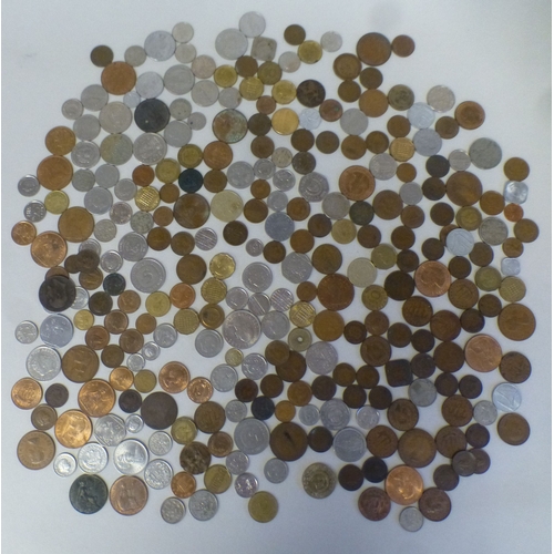 51 - Uncollated British, American and other coinage: to include a proof example for Winston Churchill