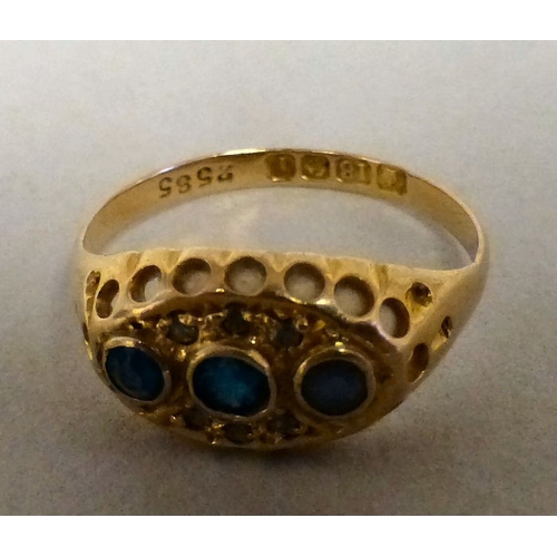 60 - An antique 18ct gold ring&nbsp; (approx. 2.2grms)