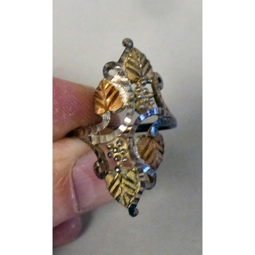 10 - Silver and white metal jewellery&nbsp; variously set&nbsp; (approx. combined gross weight 230grms)