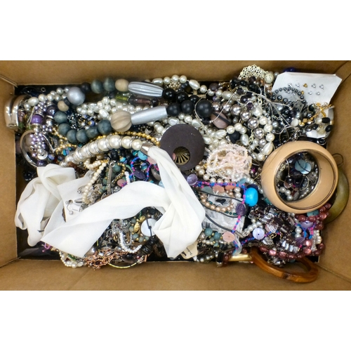 12 - Costume jewellery&nbsp; various styles and designs