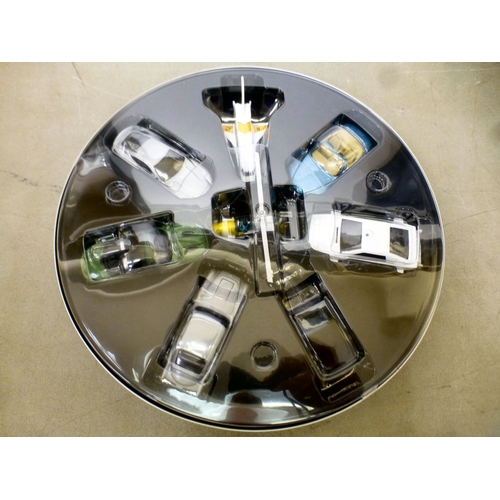 James Bond themed collectables: to include diecast model vehicles ...