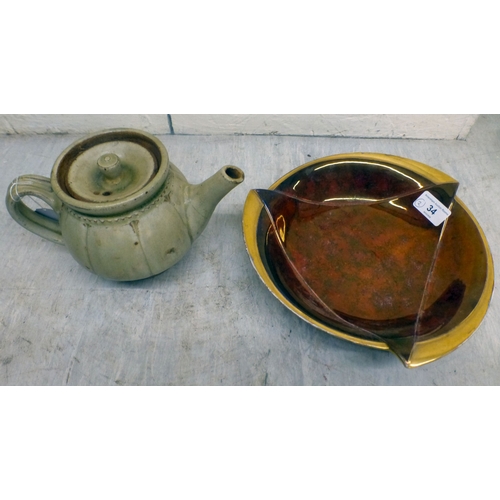 34 - A Carltonware china Rouge Royale pattern shallow dish  10