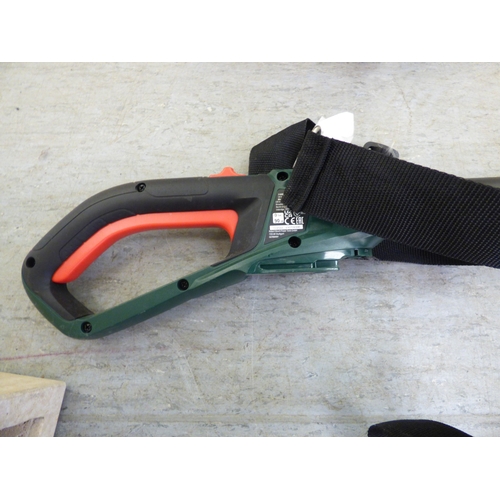 15 - Bosch electric garden tools, viz. an ALS30 leaf blower&nbsp; 46