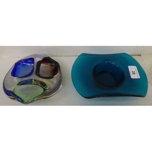 28 - Glassware: to include Art Glass ashtrays; and a chamfered edge clear scent bottle&nbsp; 5