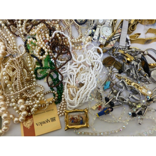 307 - Wristwatch and costume jewellery: to include pearl and other bead necklaces&nbsp;&nbsp;
