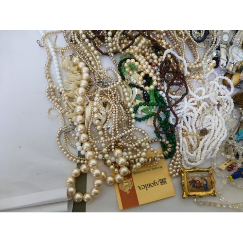 307 - Wristwatch and costume jewellery: to include pearl and other bead necklaces&nbsp;&nbsp;