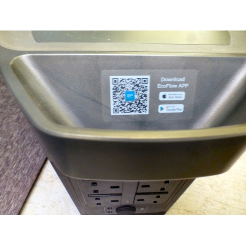 44 - An Ecoflow Mas portable power station&nbsp; 12