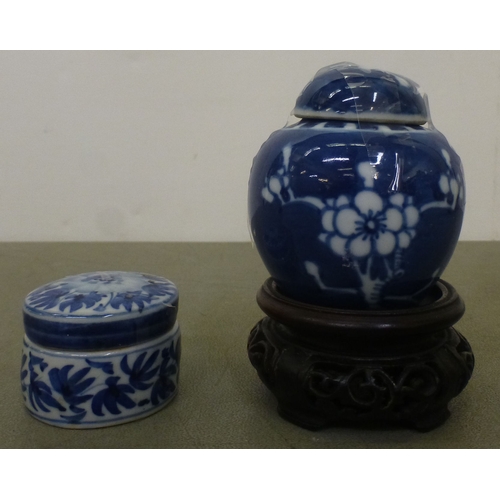 47 - Ceramics: to include a Japanese Imari plate, decorated with figures&nbsp; 12