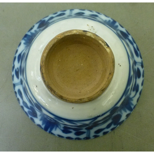 47 - Ceramics: to include a Japanese Imari plate, decorated with figures&nbsp; 12
