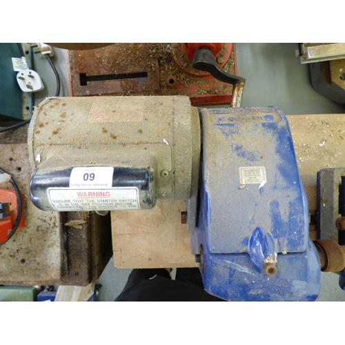 60 - A bench mounted Record RPML 300 lathe&nbsp; 33