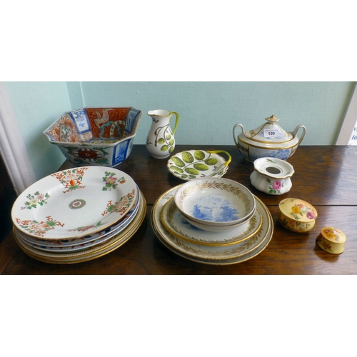109 - Ceramics, viz. six items of late 18th/early 19thC (possibly Spode) porcelain tableware: to include a... 