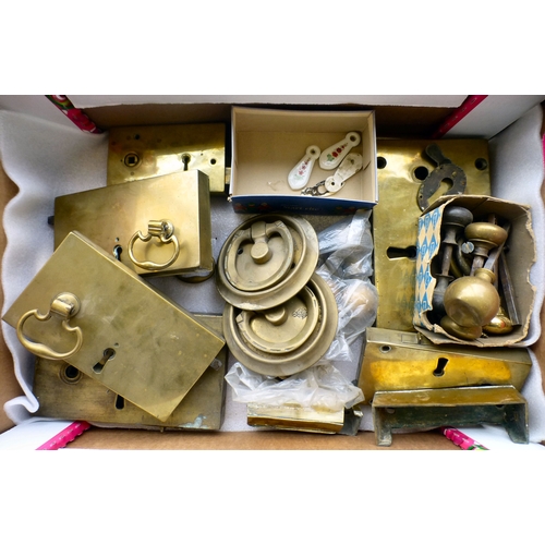 111 - Late 19th/early 20thC door furniture: to include locks; and knobs
