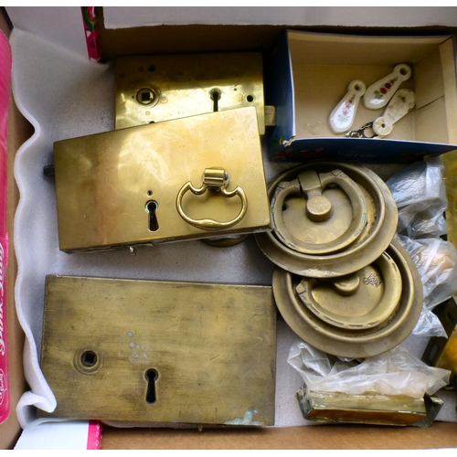 111 - Late 19th/early 20thC door furniture: to include locks; and knobs