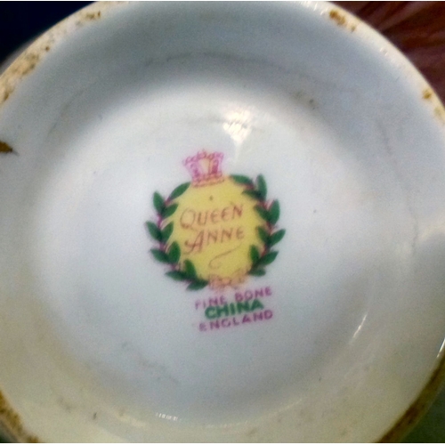 116 - Decorative bone china: to include Royal Albert Old Country Rose pattern teaware, the teapot&nbsp; 5.... 